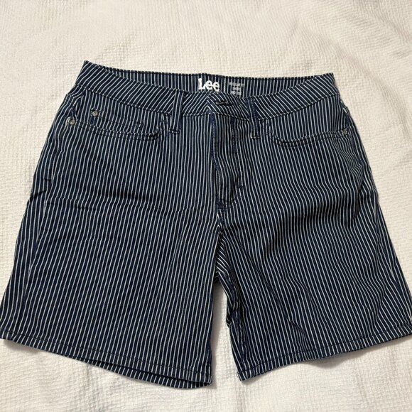 Lee Regular Fit MidRise Navy Blue & White Striped Shorts - Picture 1 of 6